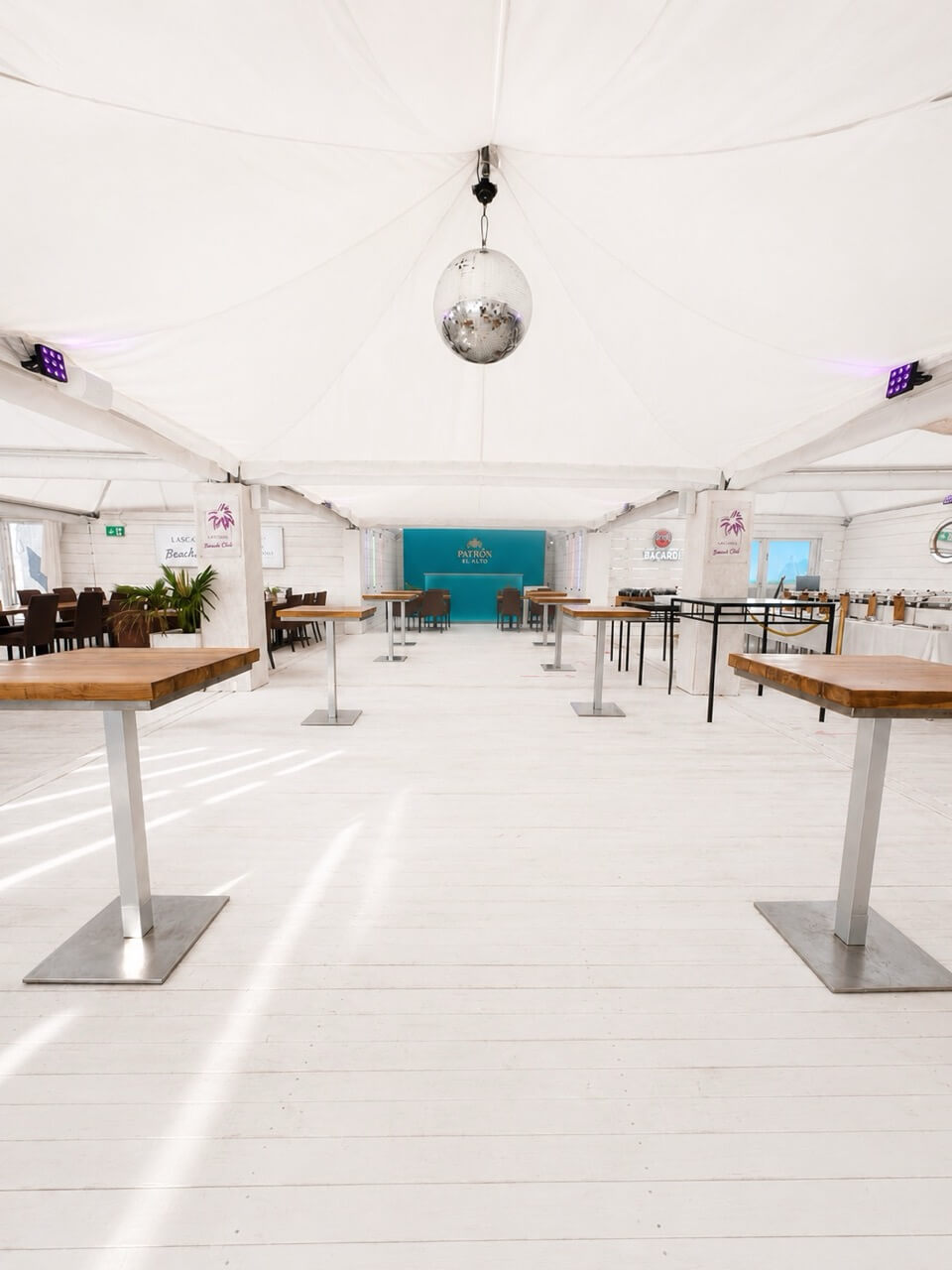 LASCANA Beach Club powered by SKY & SAND