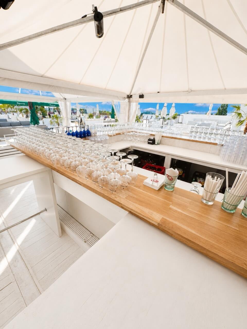 LASCANA Beach Club powered by SKY & SAND