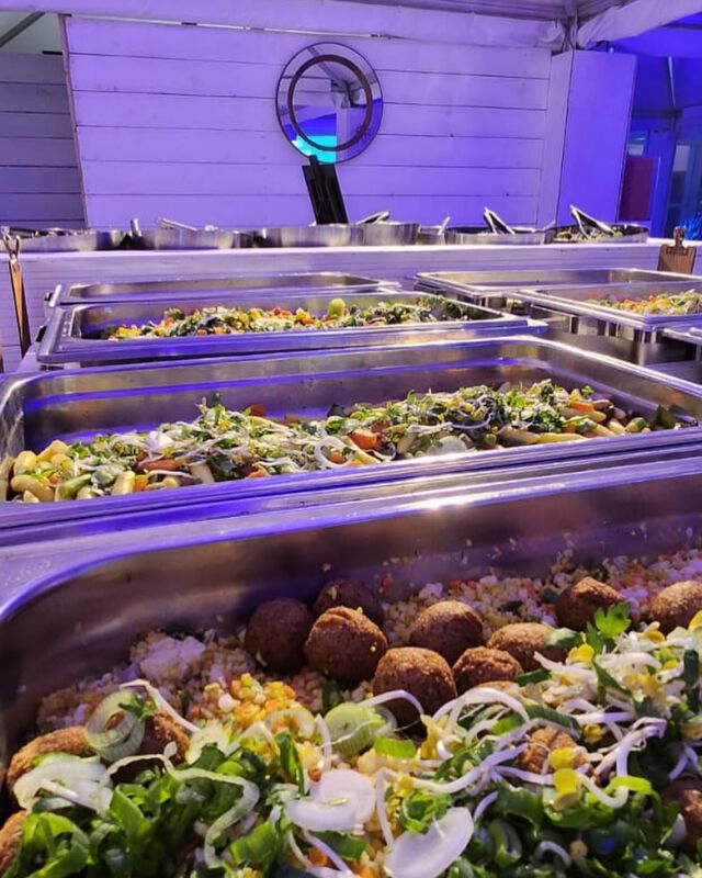 Hier könnte Ihr Sommerfest sein!
Feiern Sie mit Ihrem Team im Lascana Beach Club powered by Sky & Sand – mit den Füßen im Sand, einem Drink in der Hand und dem schönsten Sonnenuntergang Hamburgs direkt vor Augen.
Ob Firmenfeier, Sommerfest oder exklusives Get-together – bei uns wird jedes Event unvergesslich.

Jetzt buchen & den Sommer genießen!
https://skyandsand-hamburg.de/corporateevents

@skyandsandbeachclubhamburg 

#LascanaBeachClub #SkyAndSand #Sommerfest #Firmenfeier #HamburgEvents #BeachVibes #Sonnenuntergang #EventlocationHamburg #UnvergesslichFeiern #IncentiveHamburg #BeachClubVibes #skyandsandbeachclubhamburg