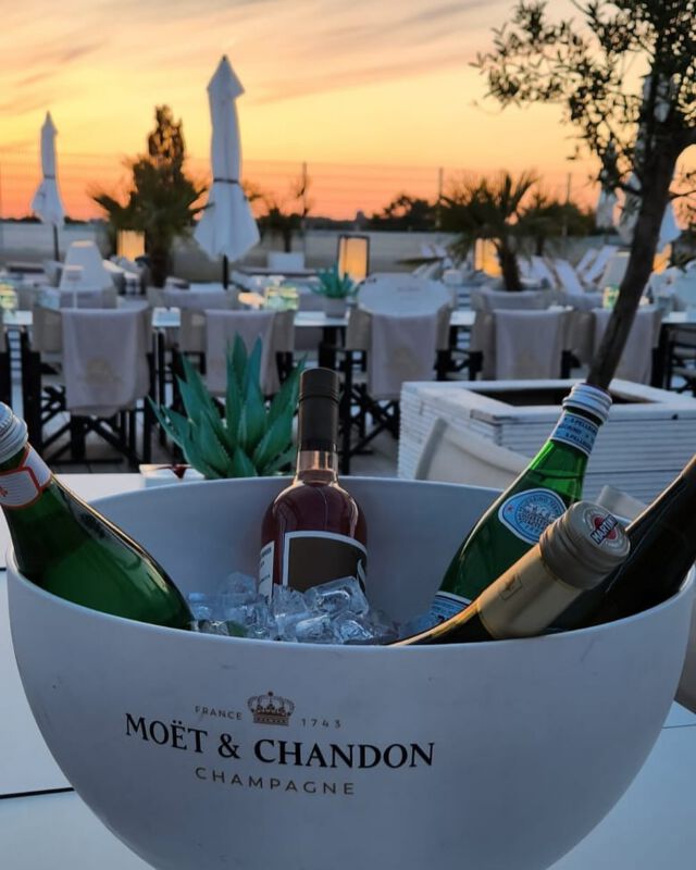 Hier könnte Ihr Sommerfest sein!
Feiern Sie mit Ihrem Team im Lascana Beach Club powered by Sky & Sand – mit den Füßen im Sand, einem Drink in der Hand und dem schönsten Sonnenuntergang Hamburgs direkt vor Augen.
Ob Firmenfeier, Sommerfest oder exklusives Get-together – bei uns wird jedes Event unvergesslich.

Jetzt buchen & den Sommer genießen!
https://skyandsand-hamburg.de/corporateevents

@skyandsandbeachclubhamburg 

#LascanaBeachClub #SkyAndSand #Sommerfest #Firmenfeier #HamburgEvents #BeachVibes #Sonnenuntergang #EventlocationHamburg #UnvergesslichFeiern #IncentiveHamburg #BeachClubVibes #skyandsandbeachclubhamburg